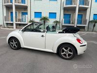 Usata VW New Beetle 105 CV (77 kW) 2004 Bianco Utilitaria