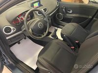 Usata Renault Clio II Dynamique 75 CV (55 kW) 2010 Grigio Berlina
