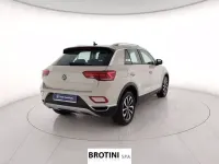 Usata VW T-Roc Style 150 CV (110 kW) 2023 Grigio metallizzato SUV