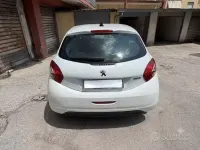 Usata Peugeot 208 95 CV (69 kW) 2014 Bianco Utilitaria