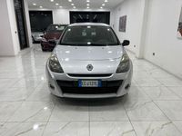 Usata Renault Clio II 65 CV (47 kW) 2011 Argento Berlina