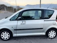 Usata Peugeot 1007 70 CV (51 kW) 2006 Grigio Monovolume