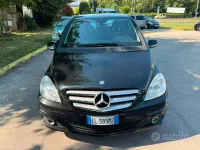 Usata Mercedes 180 Premium 109 CV (80 kW) 2012 Nero Berlina