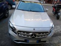 Usata Mercedes GLA180 122 CV (89 kW) 2018 Grigio SUV