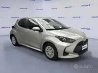 Usata Toyota Yaris Hybrid Active 92 CV (67 kW) 2025 Grigio Berlina
