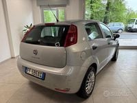 Usata Fiat Punto Young 77 CV (56 kW) 2016 Grigio Utilitaria