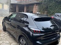 Usata Peugeot 208 Allure 101 CV (74 kW) 2023 Nero Utilitaria