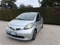 Usata Toyota Aygo 68 CV (50 kW) 2008 Argento Utilitaria
