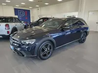 Usata Mercedes E220 All-Terrain Premium Plus 194 CV (142 kW) 2022 Blu/azzurro Station wagon