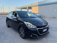 Usata Peugeot 208 75 CV (55 kW) 2017 Nero Utilitaria