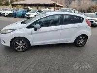 Usata Ford Fiesta Titanium 97 CV (71 kW) 2009 Bianco Berlina