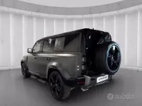 Usata Land Rover Defender 525 CV (386 kW) 2023 Grigio SUV