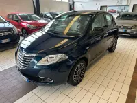 Usata Lancia Ypsilon Platinum 69 CV (50 kW) 2015 Blu/azzurro Utilitaria