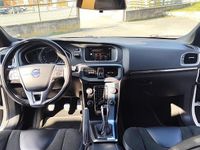 Usata Volvo V40 150 CV (110 kW) 2016 Bianco Berlina