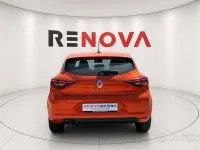 Usata Renault Clio V Equilibre 101 CV (74 kW) 2023 Arancione Berlina