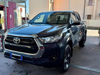 Usata Toyota HiLux Lounge 204 CV (150 kW) 2022 Grigio Pick-up