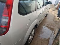 Begagnad Ford Focus 90 HK (66 kW) 2005 Grå Kombi