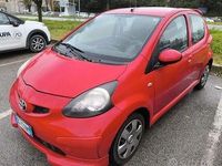Usata Toyota Aygo Sol 68 CV (50 kW) 2007 Rosso Utilitaria