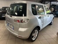 Usata Mazda 2 Style 75 CV (55 kW) 2006 Argento Utilitaria