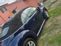 Usata VW New Beetle 105 CV (77 kW) 2005 Blu Utilitaria