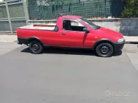 Usata Fiat Strada 69 CV (50 kW) 2000 Rosso Pick-up
