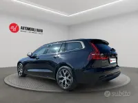 Usata Volvo V60 197 CV (144 kW) 2023 Nero Station wagon