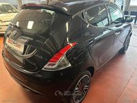 Usata Lancia Ypsilon Gold 69 CV (50 kW) 2021 Nero Utilitaria