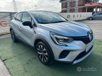 Usata Renault Captur 101 CV (74 kW) 2022 Grigio SUV