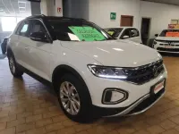 Usata VW T-Roc Life 110 CV (80 kW) 2024 Pure white/nero / pastello SUV