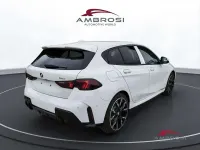 Nuova BMW 118 M Sport 150 CV (110 kW) 2026 Alpin white pastello Utilitaria
