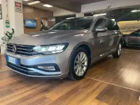 Usata VW Passat Business 120 CV (88 kW) 2020 Argento Station wagon