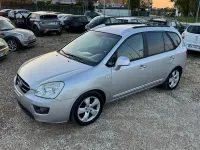 Usata Kia Carens EX 140 CV (102 kW) 2010 Grigio Monovolume