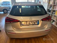 Usata Mercedes A180 109 CV (80 kW) 2019 Grigio Berlina