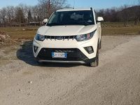 Usata Mahindra KUV100 87 CV (63 kW) 2022 Bianco SUV