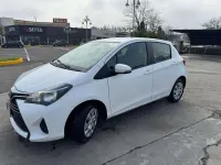 Usata Toyota Yaris 77 CV (56 kW) 2015 Bianco Utilitaria