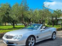Usata Mercedes SL350 245 CV (180 kW) 2004 Argento Coupé