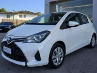Usata Toyota Yaris Hybrid Active 73 CV (53 kW) 2017 Bianco Berlina