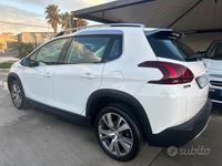 Usata Peugeot 2008 Allure 120 CV (88 kW) 2017 Bianco SUV