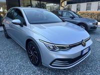 Usata VW Golf VIII Life 116 CV (85 kW) 2022 Argento Berlina