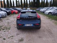 Usata Volvo V40 149 CV (109 kW) 2015 Blu Station wagon