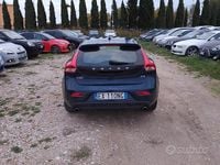 Second-hand Volvo V40 150 CP (110 kW) 2015 Albastru Break