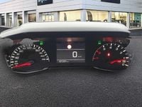 Usata Peugeot 2008 Active 110 CV (80 kW) 2022 Grigio SUV