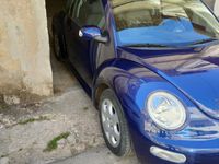 Usata VW New Beetle 101 CV (74 kW) 2005 Blu Utilitaria
