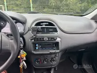 Usata Fiat Grande Punto 95 CV (69 kW) 2016 Bluazzurro Utilitaria