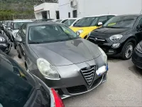 Usata Alfa Romeo Giulietta Exclusive 105 CV (77 kW) 2013 Giallo Utilitaria