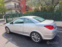 Usata Opel Astra 115 CV (84 kW) 2007 Grigio Cabrio