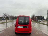 Usata Fiat Doblò 104 CV (76 kW) 2014 Rosso Monovolume