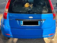 Usata Ford Fiesta Ambiente 75 CV (55 kW) 2003 Blu Utilitaria
