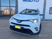 Usata Toyota RAV4 Style 143 CV (105 kW) 2017 Bianco SUV