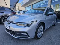 Usata VW Golf VIII Style 131 CV (96 kW) 2021 Argento Berlina